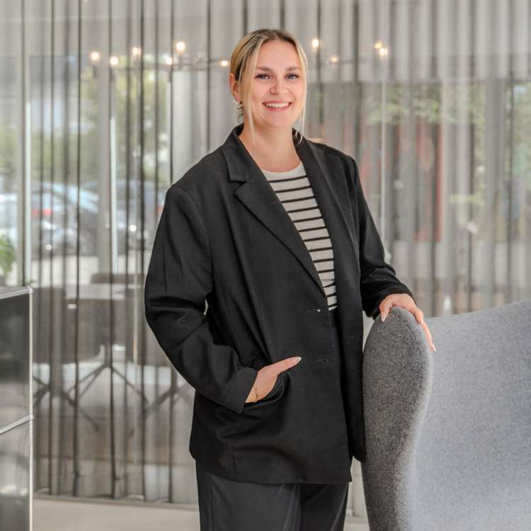 Frau Kathleen Fürst-Schwerdt Frau Kathleen Fürst-Schwerdt